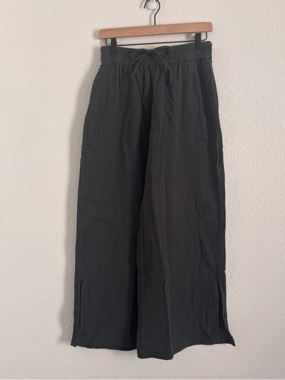 NWOT Pact Size Medium Gray Organic Cotton Coastal Double Gauze Split Hem Pant